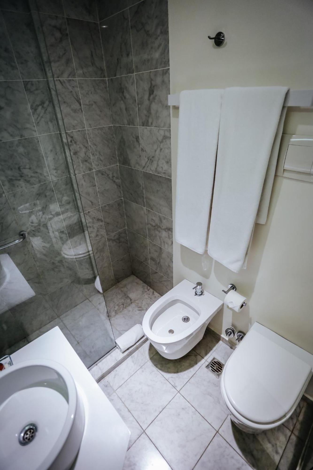 Hotel Arenales Buenos Aires Exterior photo